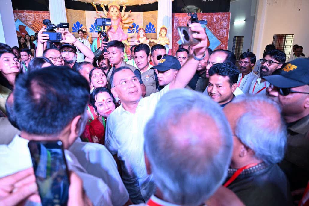 রংপুরে ধর্মসভা পূজামণ্ডপ পরিদর্শনে প্রধানমন্ত্রী তারেক রহমান, সনাতন ধর্মাবলম্বীদের সঙ্গে শুভেচ্ছা বিনিময়