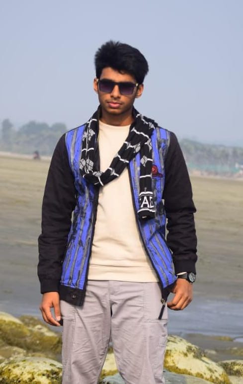 মেধাবী তরুণ জুলকার নাইন-এর ১৭তম শুভ জন্মদিনে লাল গোলাপের শুভেচ্ছা ও অভিনন্দন 